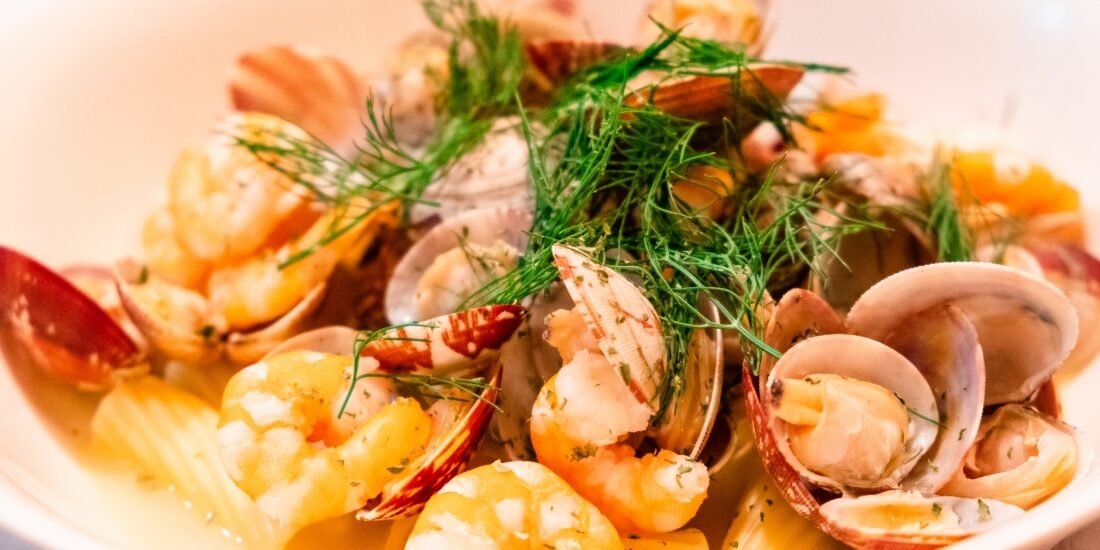 海老とアサリのショートパスタ-魚介の旨味を凝縮、贅沢な一皿-のサムネイル画像